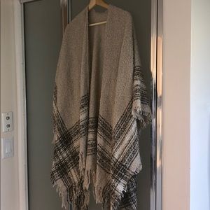 Fashion Nova - Poncho - M